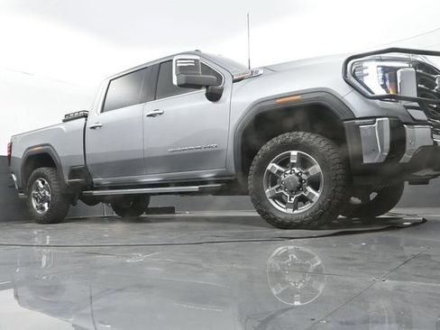 Used 2025 GMC Sierra 2500 SLT w/ SLT Premium Package AWD/4WD image 9