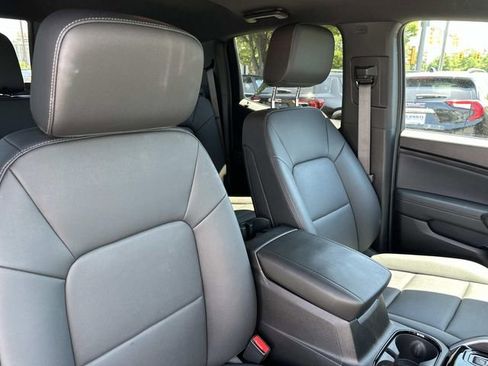 Used 2024 Chevrolet Colorado LT w/ LT Convenience Package III RWD image 10