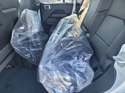 New 2025 Jeep Gladiator Rubicon w/ Convenience Group image 8