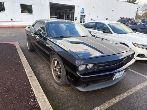 Used 2012 Dodge Challenger SXT image 1