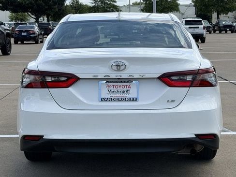 Used 2021 Toyota Camry LE FWD image 5