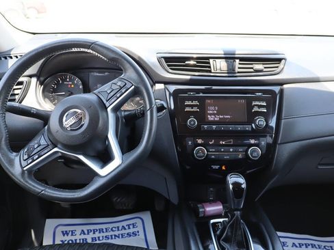 Used 2017 Nissan Rogue SV AWD/4WD image 10