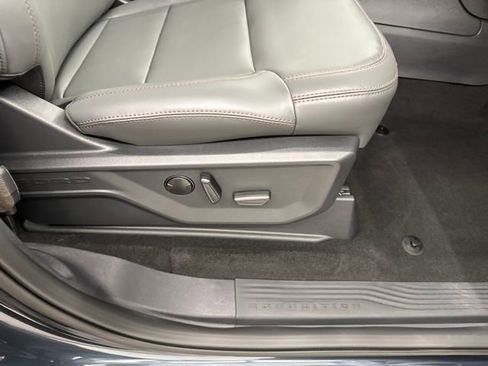 New 2025 Ford Expedition Active image 11