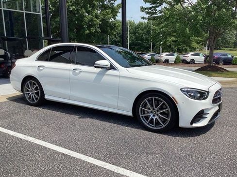Used 2022 Mercedes-Benz E 350 4MATIC Sedan w/ AMG Line Exterior image 2