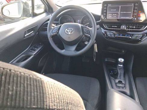 Used 2019 Toyota C-HR LE FWD image 8