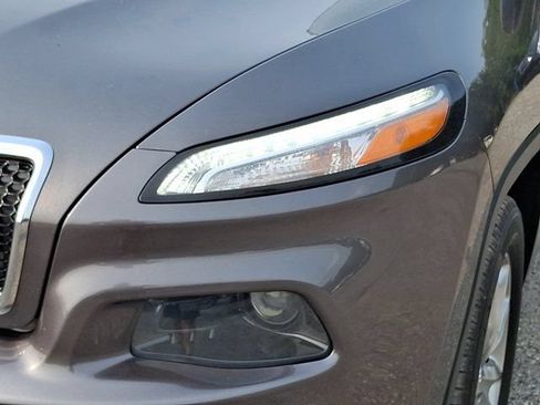 Certified 2018 Jeep Cherokee Limited AWD/4WD image 12