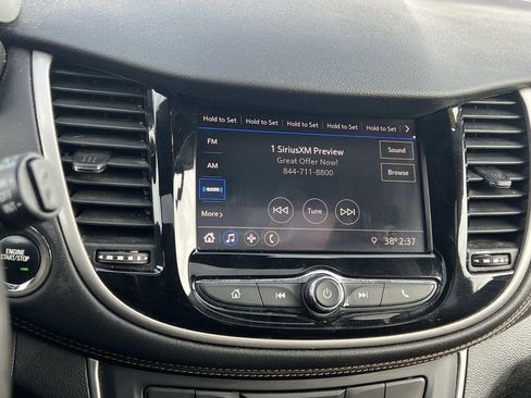 Used 2020 Chevrolet Trax LT w/ Sun & Sound Package image 18