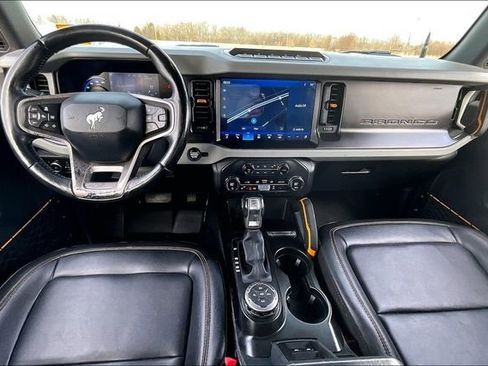 Used 2023 Ford Bronco Badlands image 7