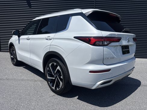Used 2022 Mitsubishi Outlander SEL FWD image 3