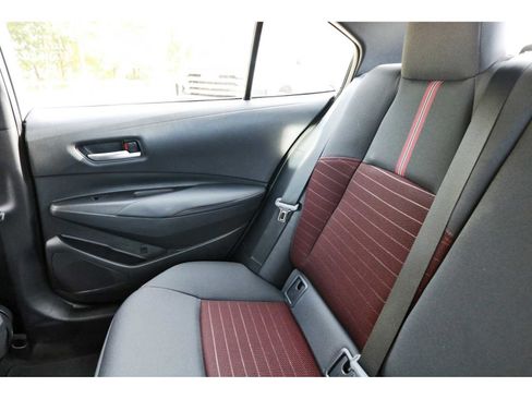 Used 2025 Toyota Corolla SE image 9