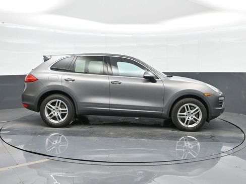Used 2014 Porsche Cayenne image 10