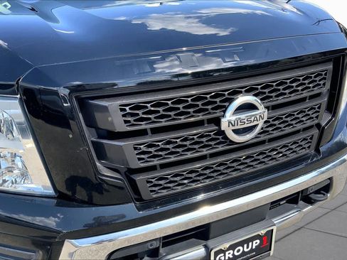 Used 2020 Nissan Titan SV w/ SV Convenience Package RWD image 30
