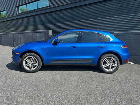 Certified 2019 Porsche Macan image 2