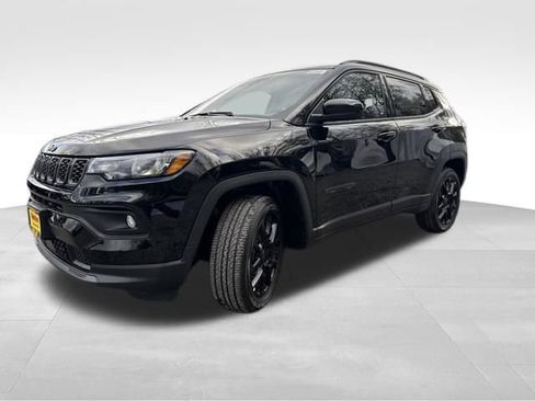 New 2026 Jeep Compass Latitude AWD/4WD image 3