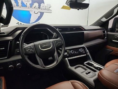 Used 2024 GMC Sierra 2500 Denali Ultimate w/ Snow Plow Prep/Camper Package image 19