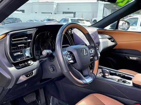 Used 2024 Lexus RX 350 Premium w/ Convenience Package FWD image 18