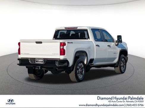 Used 2022 Chevrolet Silverado 2500 Custom w/ Custom Value Package image 8