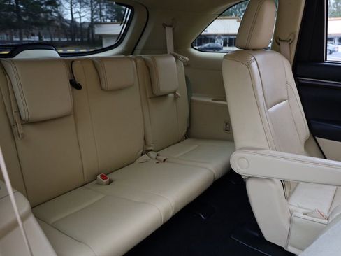 Used 2015 Toyota Highlander Limited w/ Driver Technology Package image 24