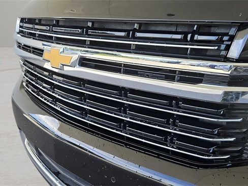 Used 2024 Chevrolet Tahoe LT image 2