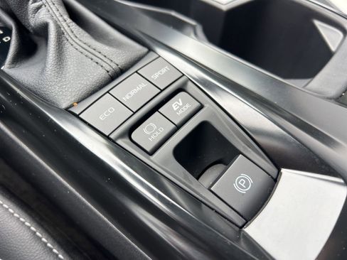 Used 2026 Toyota Camry SE FWD image 18