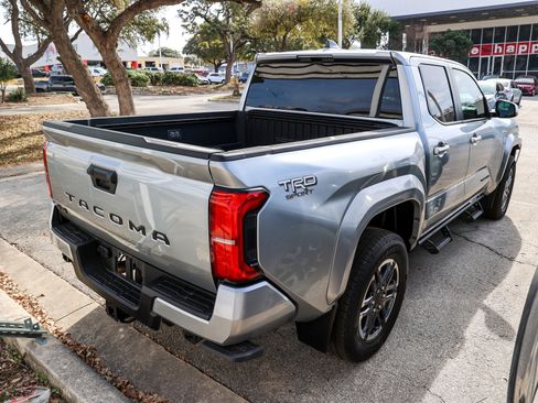 Used 2024 Toyota Tacoma TRD Sport image 9