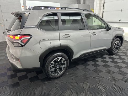 Used 2025 Subaru Forester Premium image 11