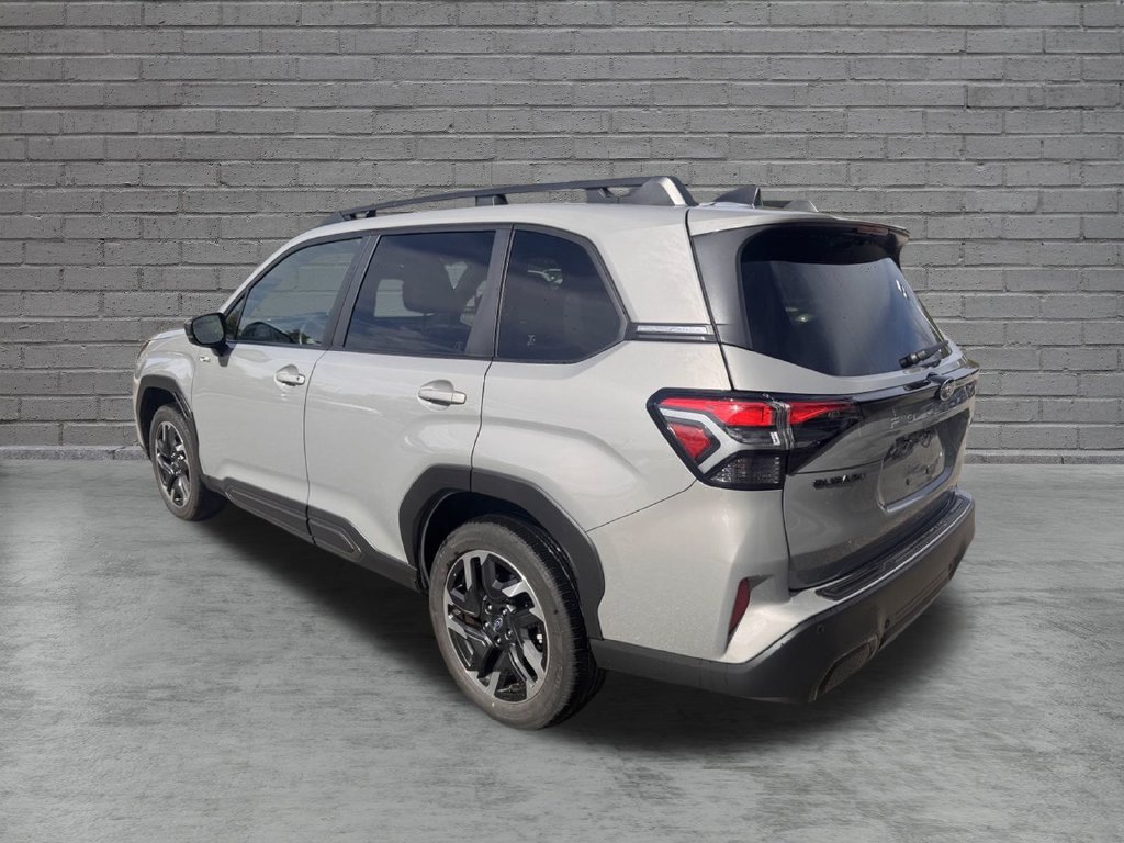 Used 2025 Subaru Forester Limited AWD/4WD image 5