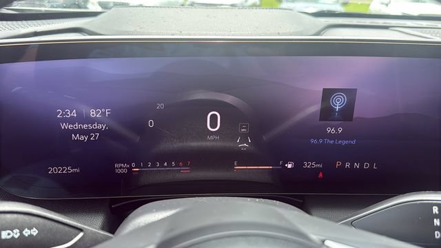 Used 2025 Buick Enclave Preferred FWD image 15