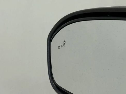 Used 2020 Ford Fusion SE w/ Equipment Group 151A image 9