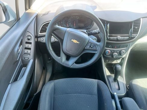 Used 2018 Chevrolet Trax LS FWD image 22