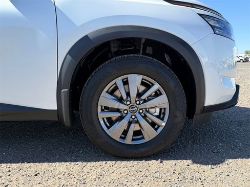 New 2025 Nissan Pathfinder SV image 9