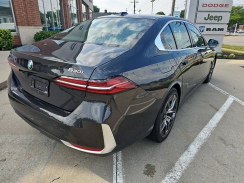 Used 2026 BMW 530i xDrive w/ Premium Package AWD/4WD image 16