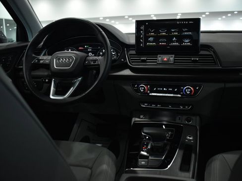Used 2023 Audi Q5 2.0T Premium w/ Convenience Package image 18
