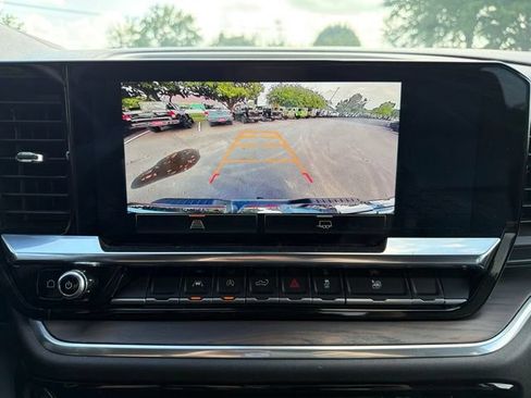 Used 2025 GMC Sierra 1500 SLT AWD/4WD image 25