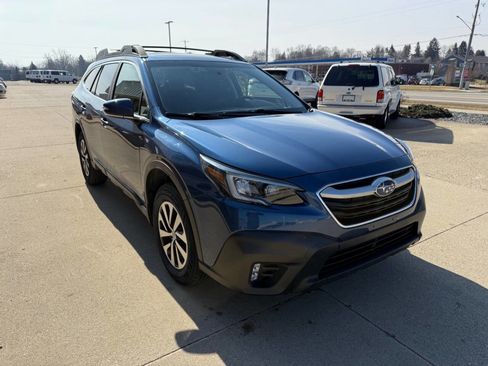 Used 2022 Subaru Outback Premium image 7