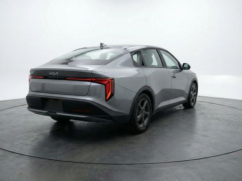 Used 2025 Kia K4 FWD image 9