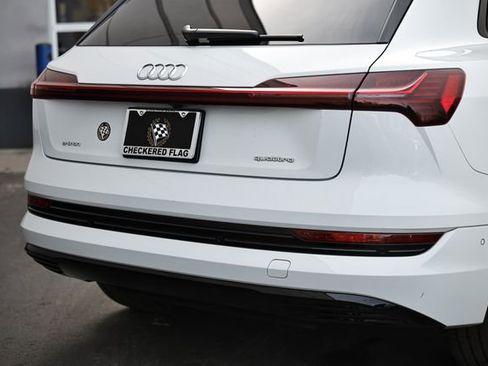 Used 2022 Audi e-tron Premium Plus image 9
