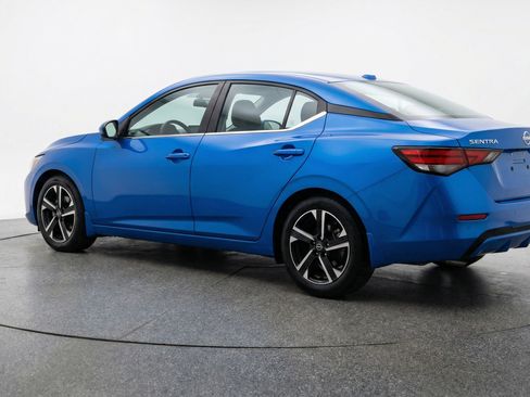 Used 2025 Nissan Sentra SV image 6