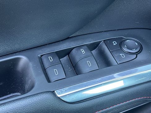Used 2025 Chevrolet Traverse Z71 AWD/4WD image 13