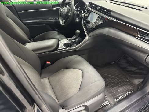 Used 2020 Toyota Camry LE image 5
