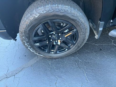 Used 2024 Chevrolet Silverado 1500 LT Trail Boss w/ LT Trail Boss Premium Package image 17
