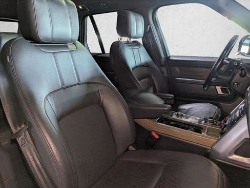 Used 2018 Land Rover Range Rover HSE image 22