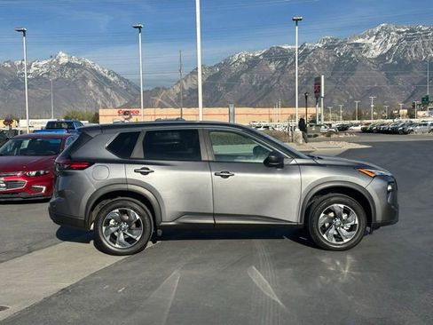 Used 2024 Nissan Rogue SV AWD/4WD image 26