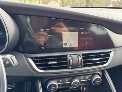 Used 2024 Alfa Romeo Giulia Veloce image 16