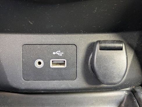 Used 2019 Nissan Rogue SV image 12