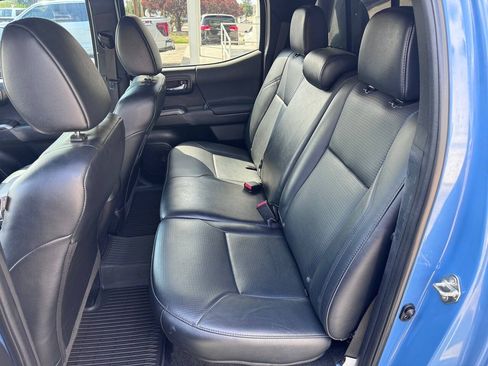 Used 2019 Toyota Tacoma TRD Off-Road AWD/4WD image 26