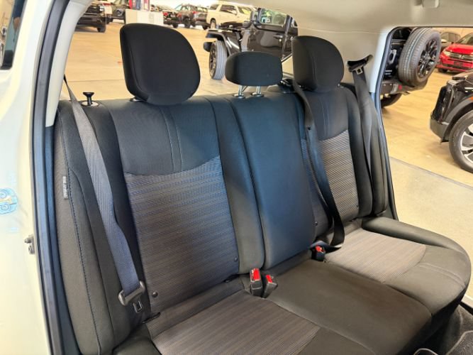 Used 2025 Nissan Leaf S FWD image 29