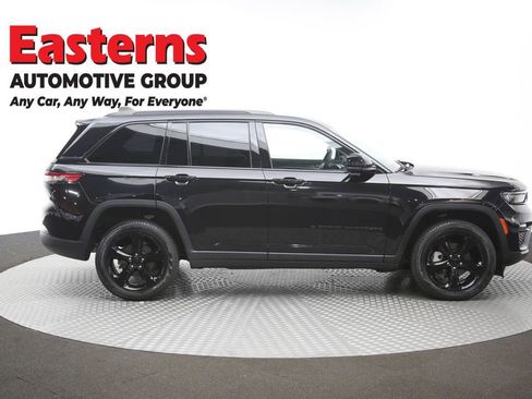 Used 2023 Jeep Grand Cherokee Limited w/ Black Appearance Package AWD/4WD image 46