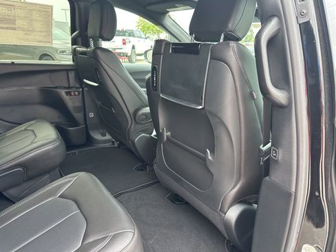 New 2026 Chrysler Pacifica Select image 50