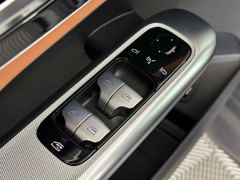 Used 2026 Mercedes-Benz GLC 300 4MATIC image 36